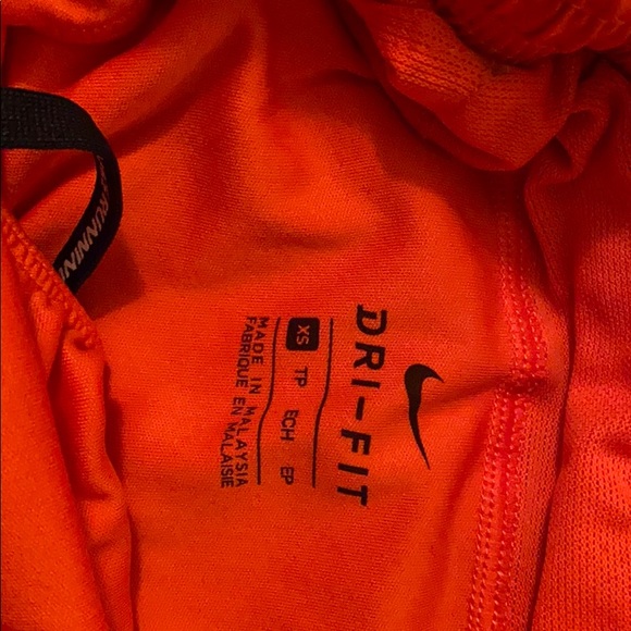 nike running shorts - Picture 2 of 3